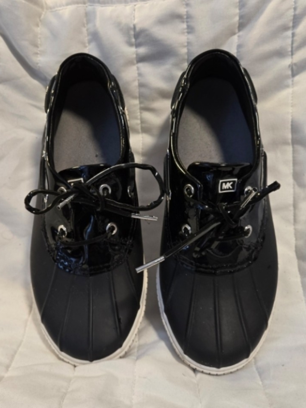MICHAEL Michael Kors Black Patent Trim Lace-Up Sneakers Size 8 - Picture 2 of 5